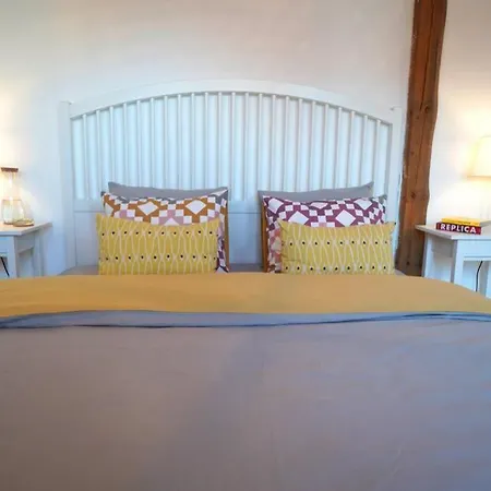 Contemporary Boho Style Loft Center * 索菲亞